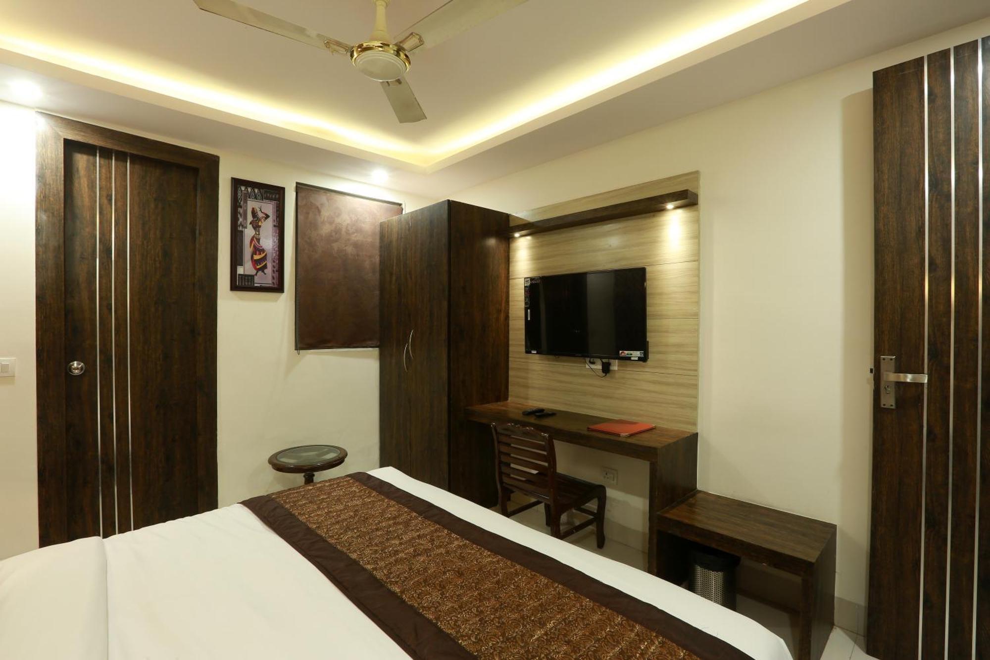 Airport Delhi Aerocity Inn Plaza New Delhi Exterior foto